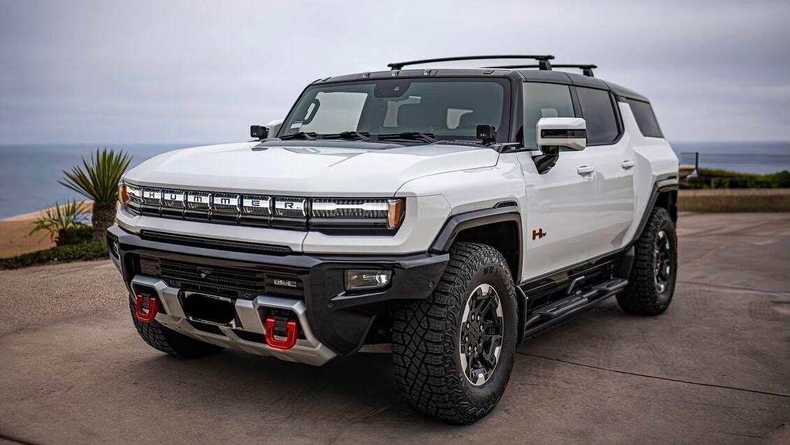 GMC HUMMER EV SUV 2024 in 
