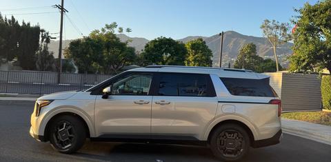 Kia Carnival Hybrid 2026