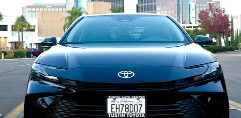 Toyota Camry Hybrid 2026