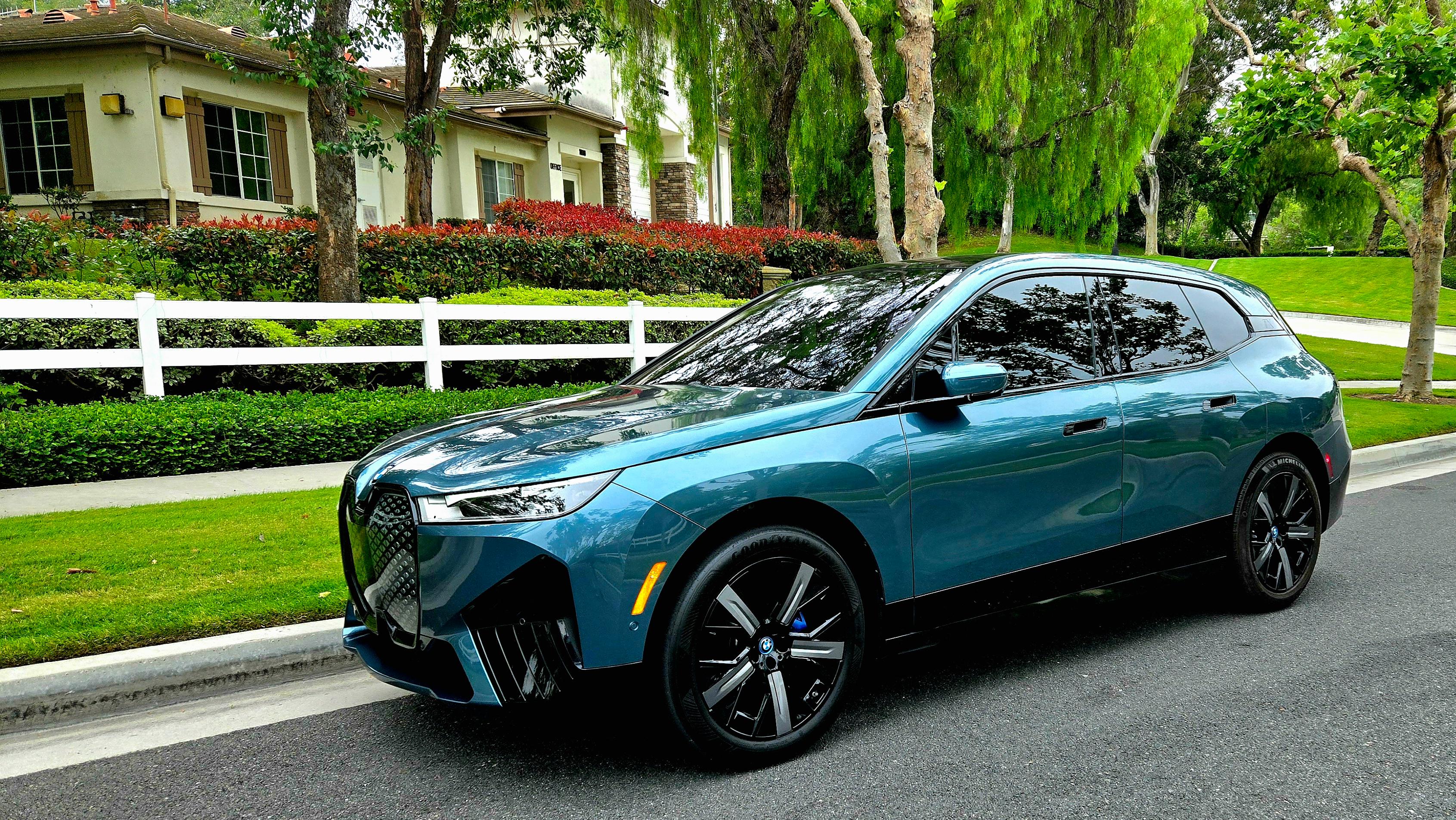 BMW iX 2025 in 