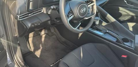 Hyundai Elantra 2025