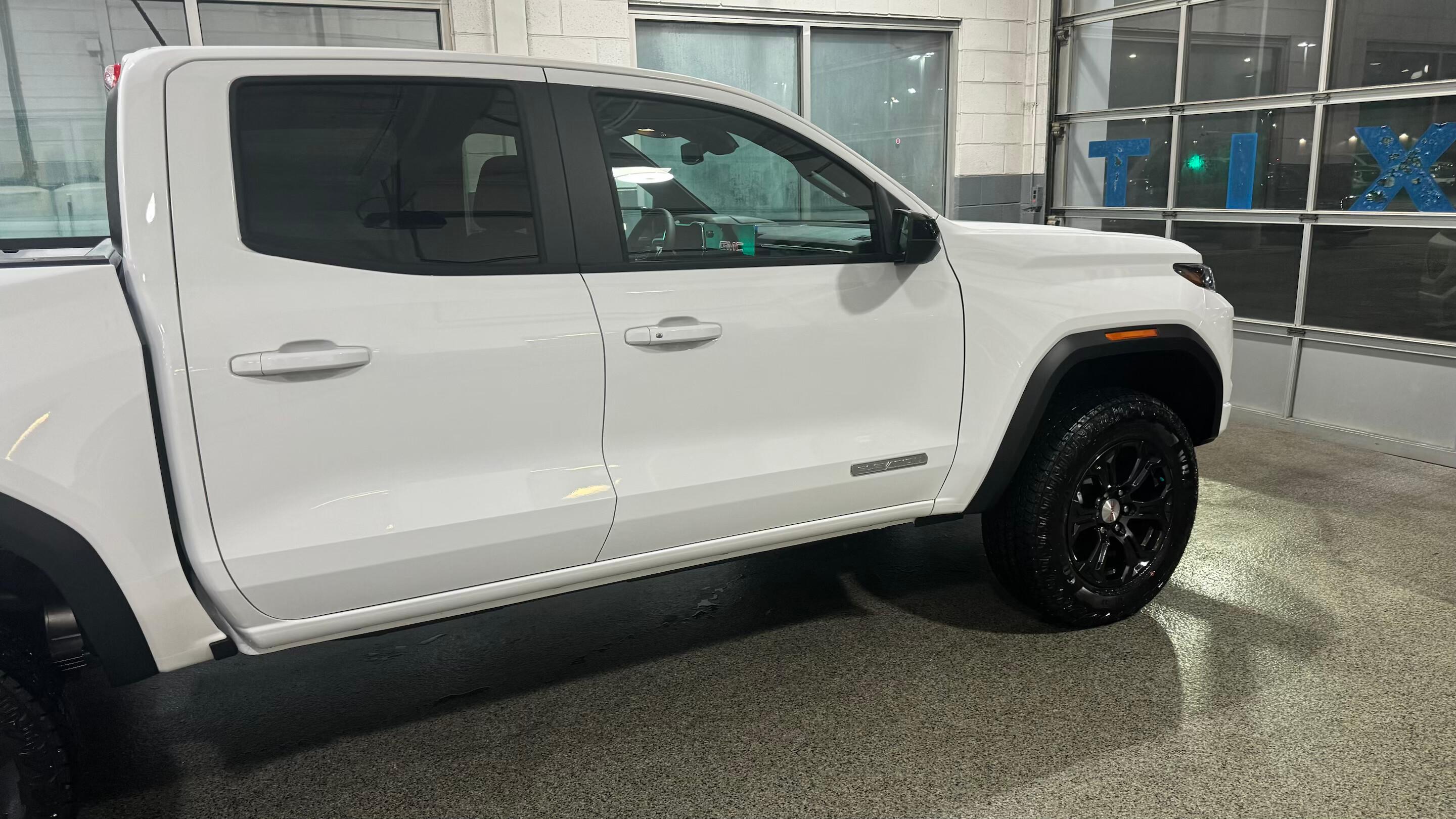 GMC Canyon 2024 in Chicago, IL