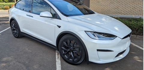 Tesla Model X 2024