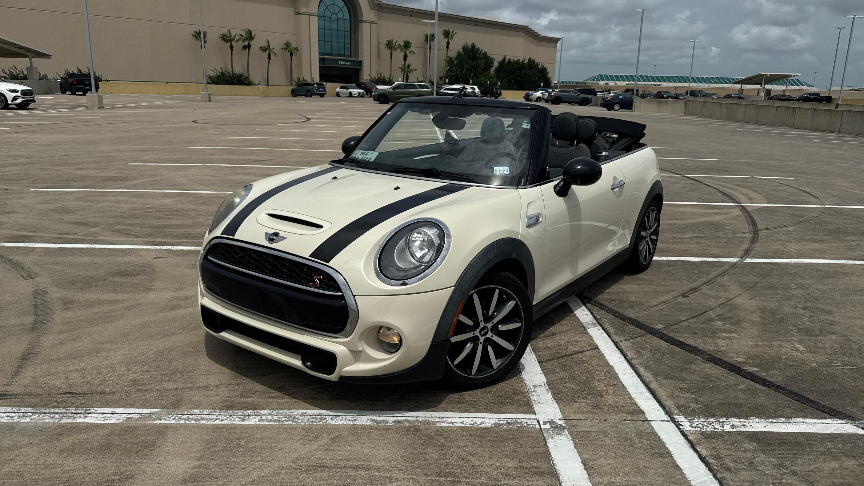 MINI Convertible 2016 in Friendswood, TX