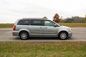 Chrysler Town & Country car