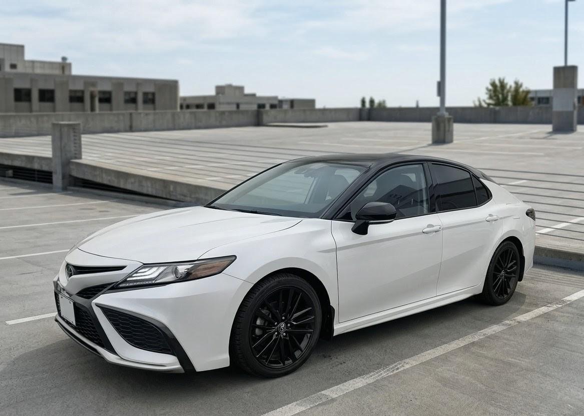 Toyota Camry Hybrid 2022 à Mirabel, QC