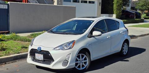 Toyota Prius c 2016