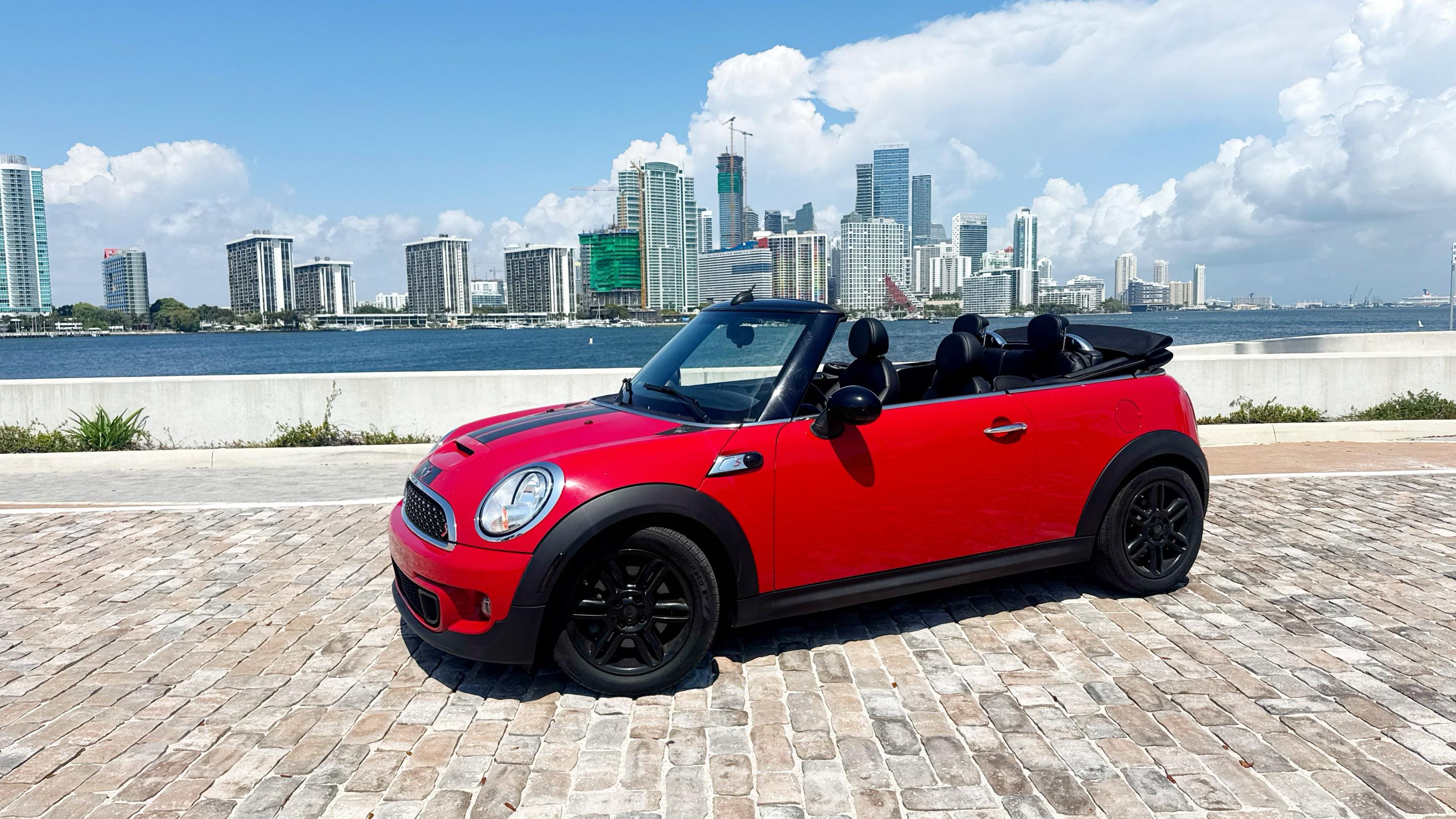 MINI Convertible 2014 in Miami, FL