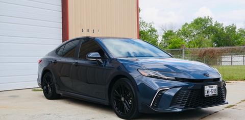 Toyota Camry Hybrid 2026