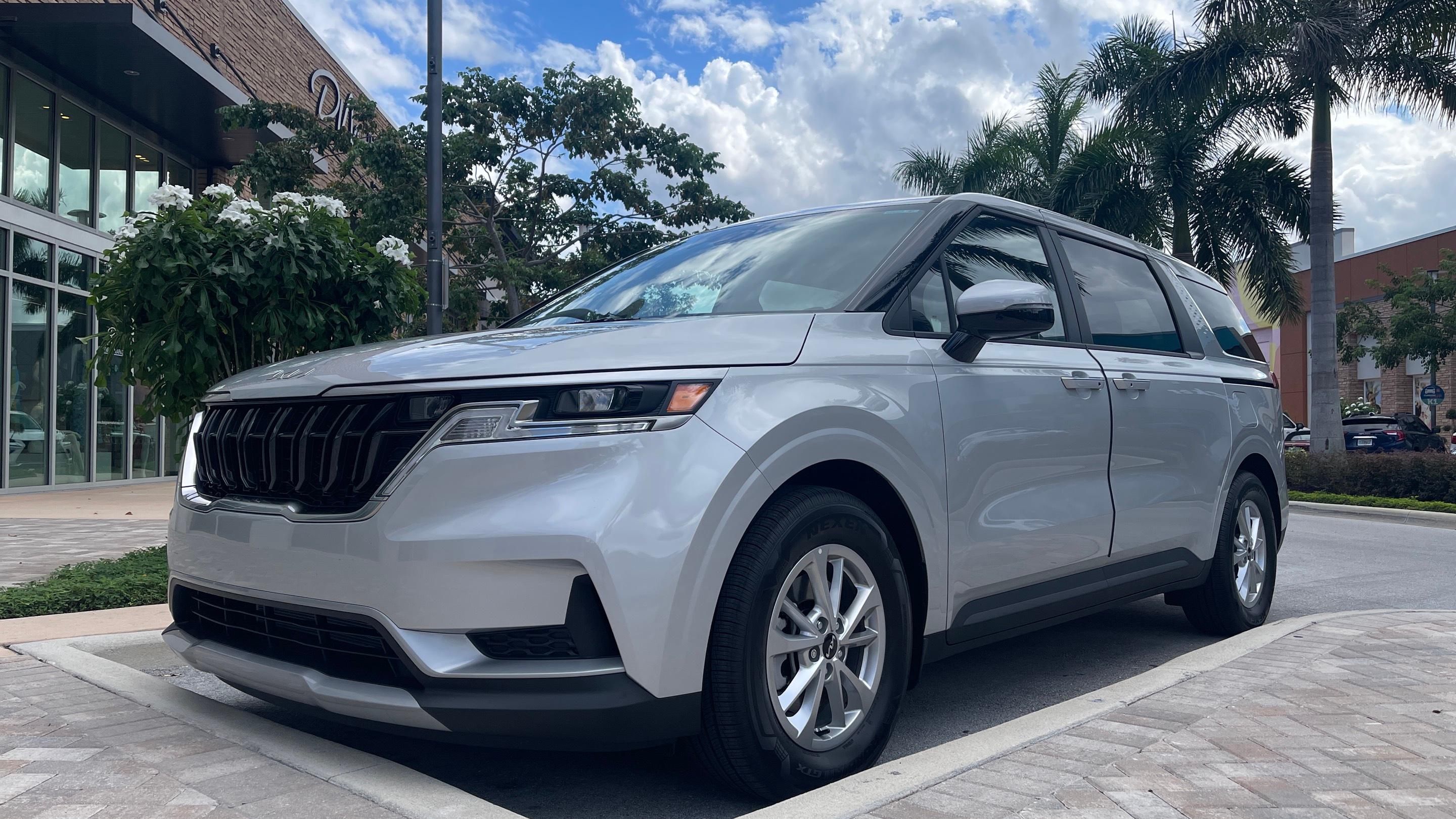Kia Carnival 2023 in West Palm Beach, FL