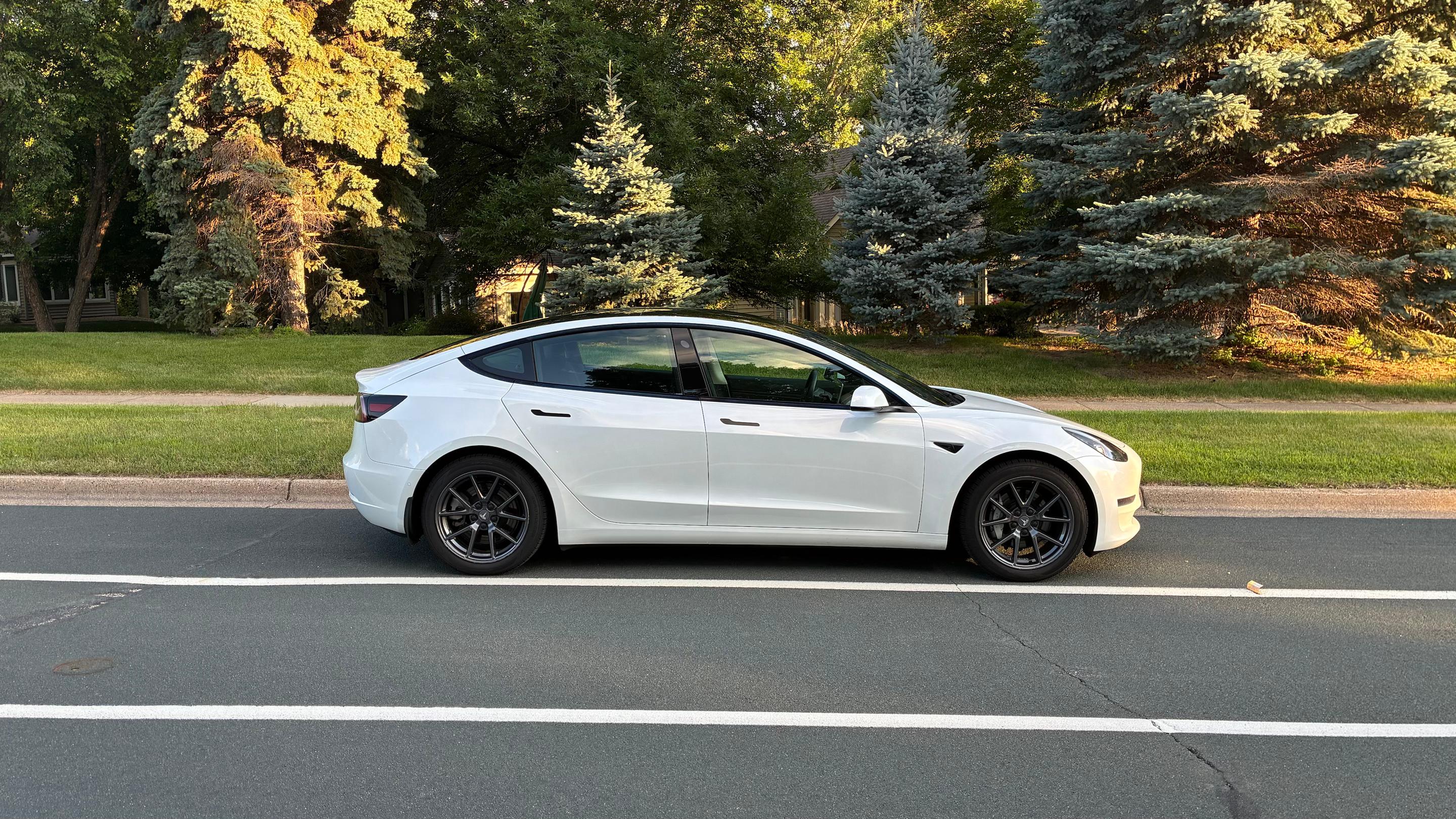 Tesla Model 3 2021 in Burnsville, MN