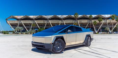 Tesla Cybertruck 2025