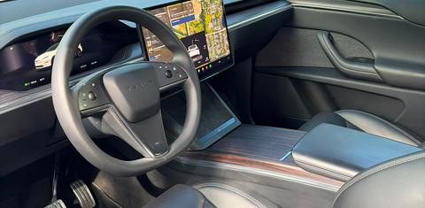 Tesla Model X 2025