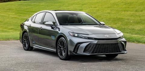 Toyota Camry Hybrid 2025