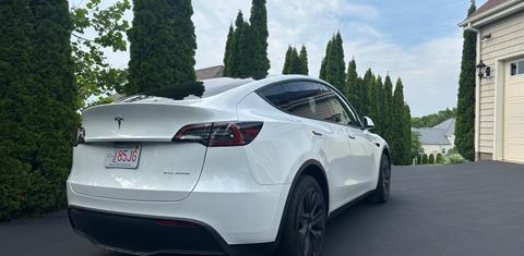 Tesla Model Y 2024