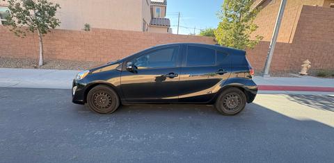 Toyota Prius c 2015