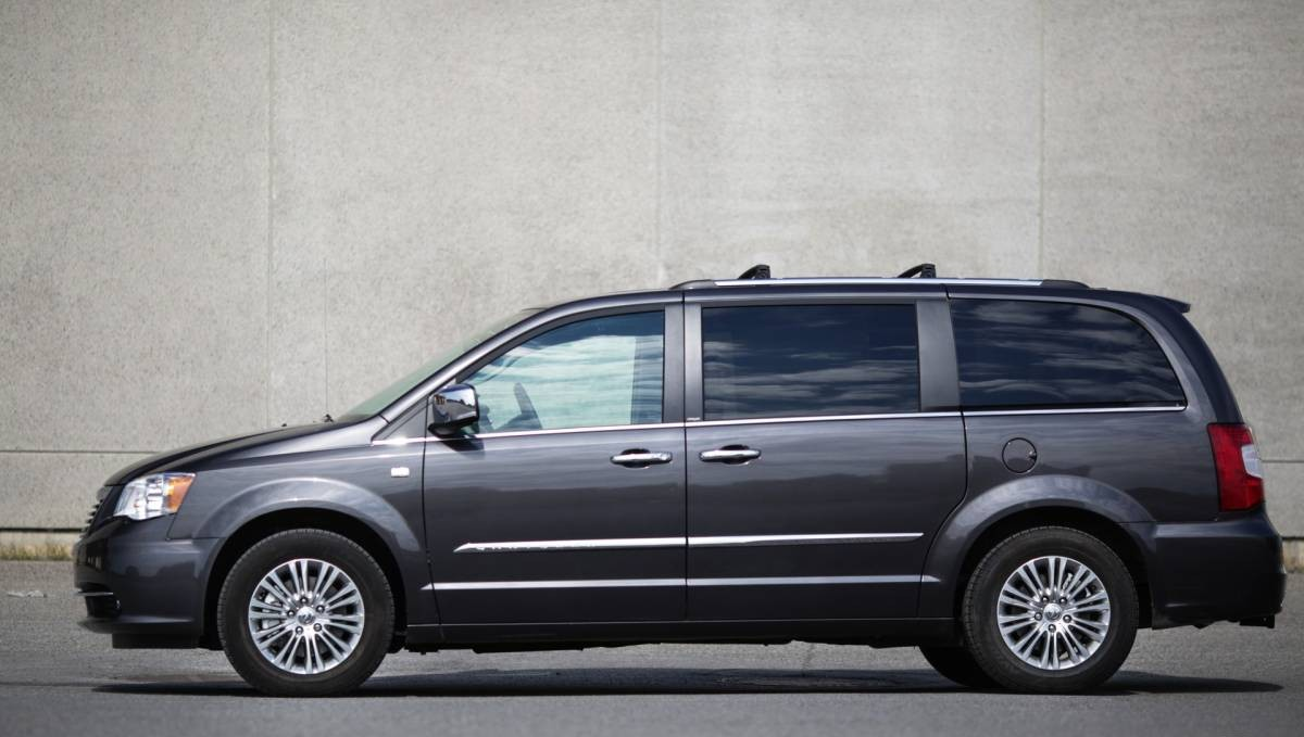 Chrysler Town & Country 2015 in Romulus, MI
