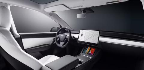 Tesla Model Y 2024