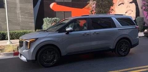 Kia Carnival Hybrid 2026