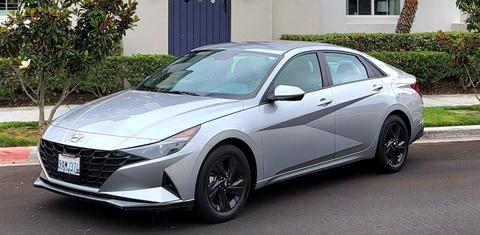 Hyundai Elantra 2022
