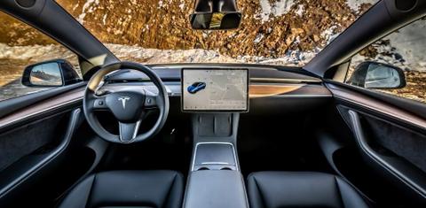Tesla Model Y 2025