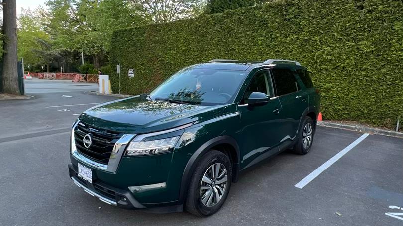 Nissan Pathfinder 2023 in Surrey, BC