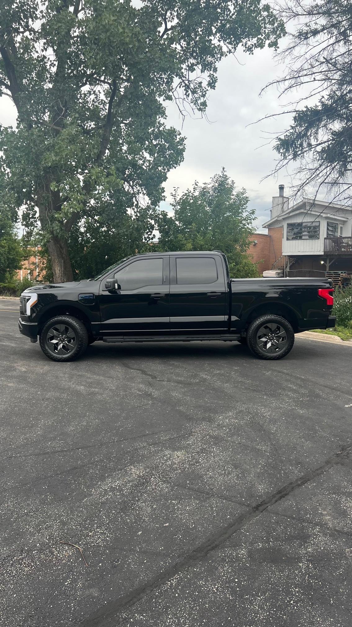 Ford F-150 Lightning 2024 in Roselle, IL