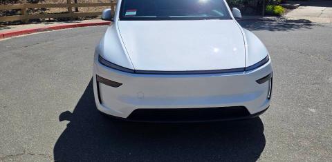Tesla Model Y 2026