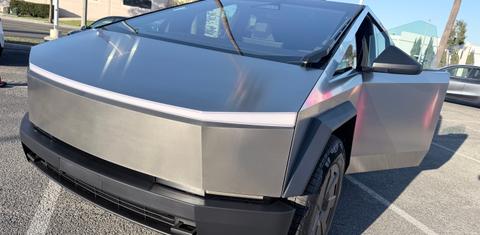 Tesla Cybertruck 2026