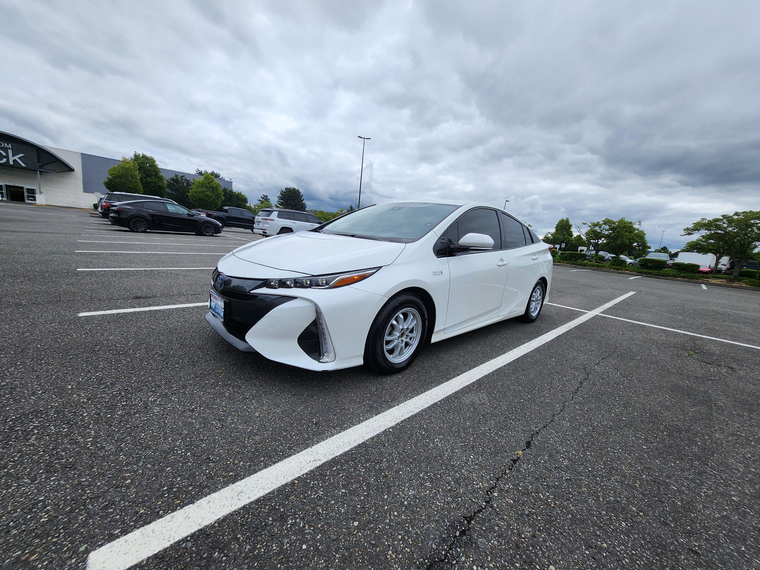 Toyota Prius Prime 2018 in Puyallup, WA