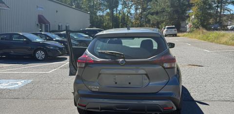 Nissan Kicks Play 2025