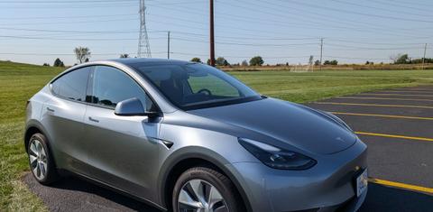 Tesla Model Y 2024