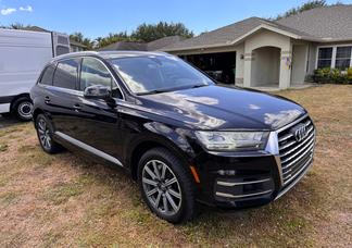 Audi Q7 car
