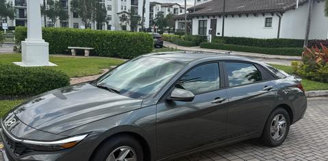 Hyundai Elantra 2025