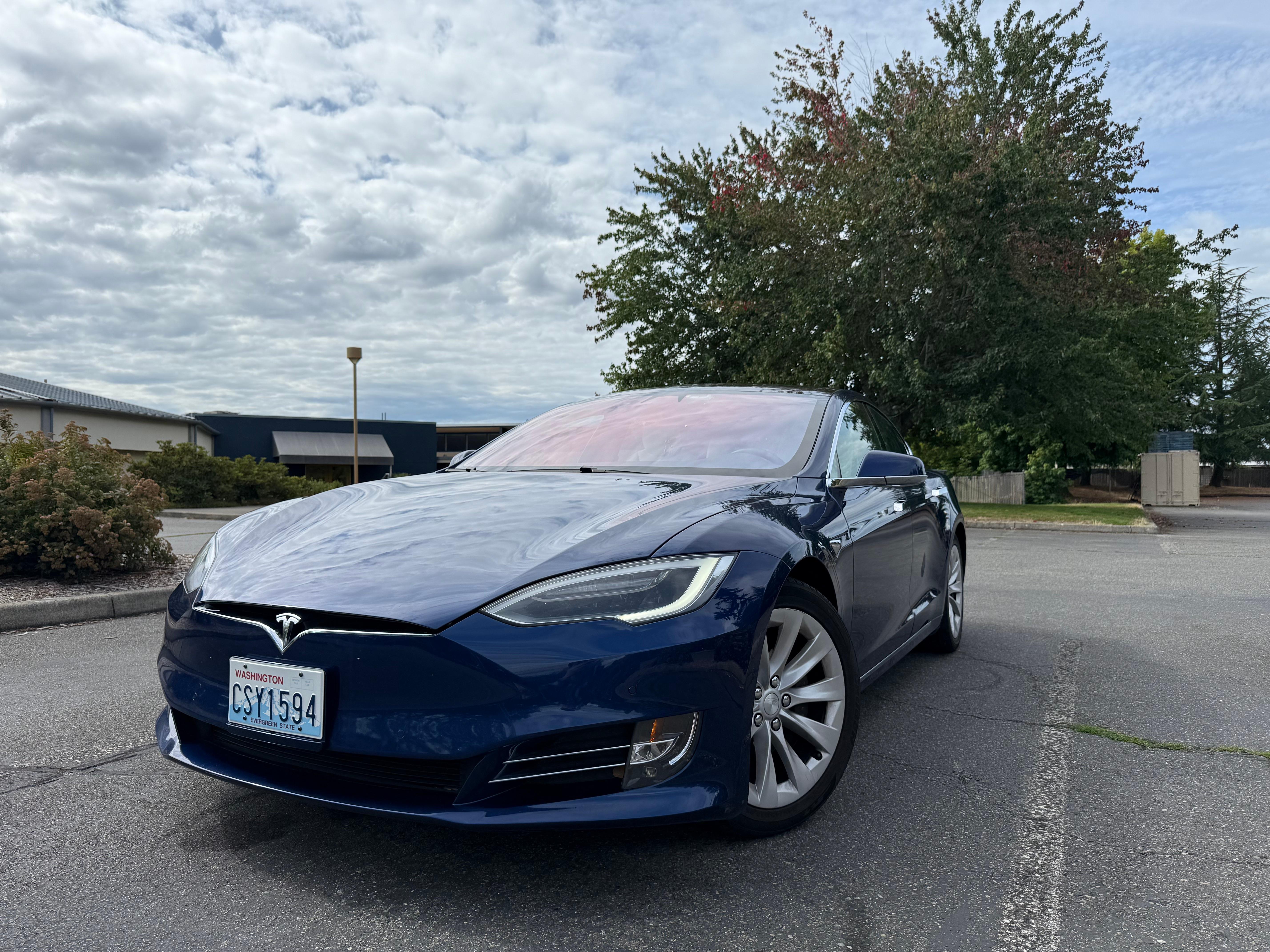 Tesla Model S 2017 in Renton, WA