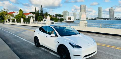 Tesla Model Y 2023