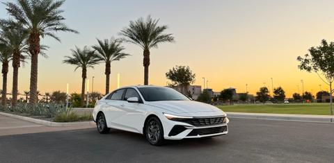 Hyundai Elantra 2024