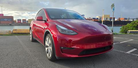 Tesla Model Y 2024