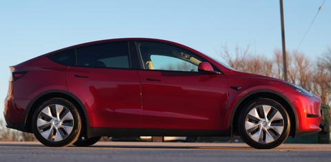 Tesla Model Y 2024