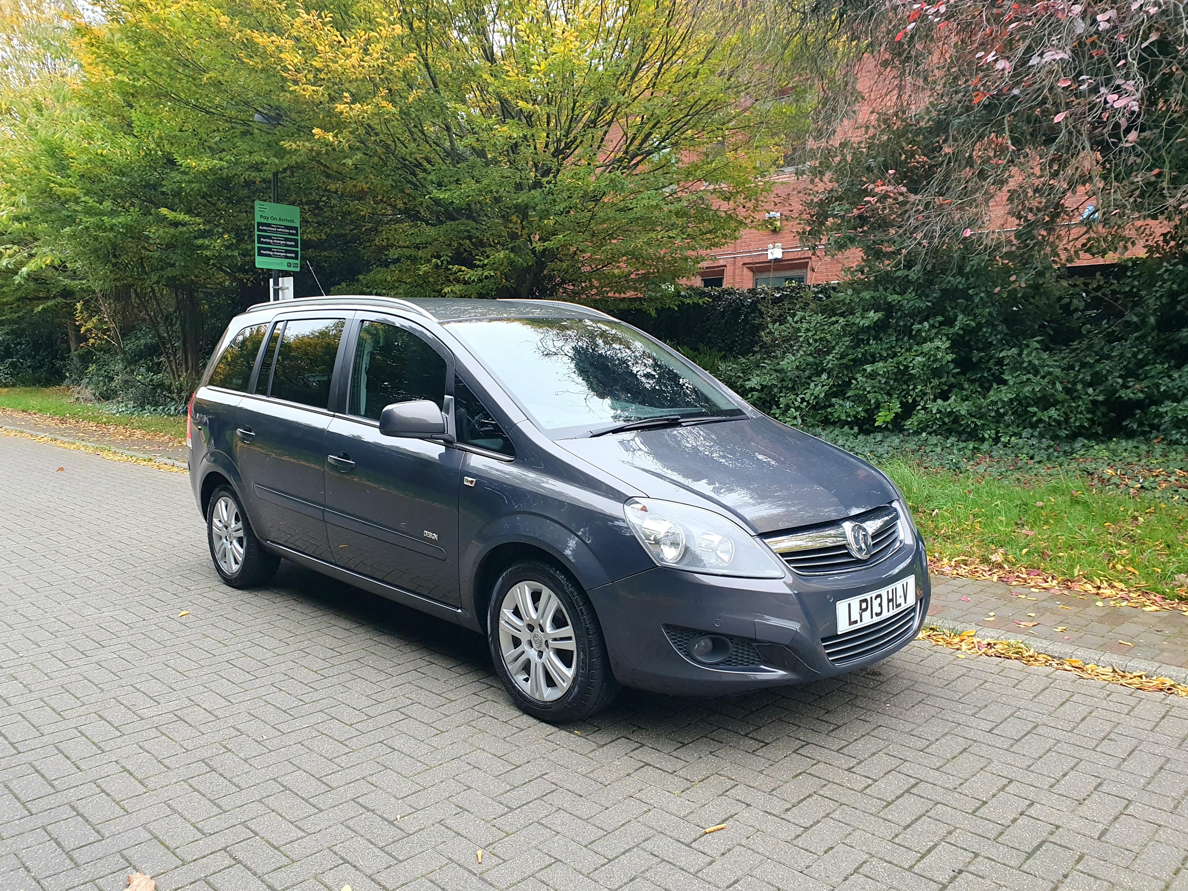 Vauxhall Zafira 2013 in Hounslow