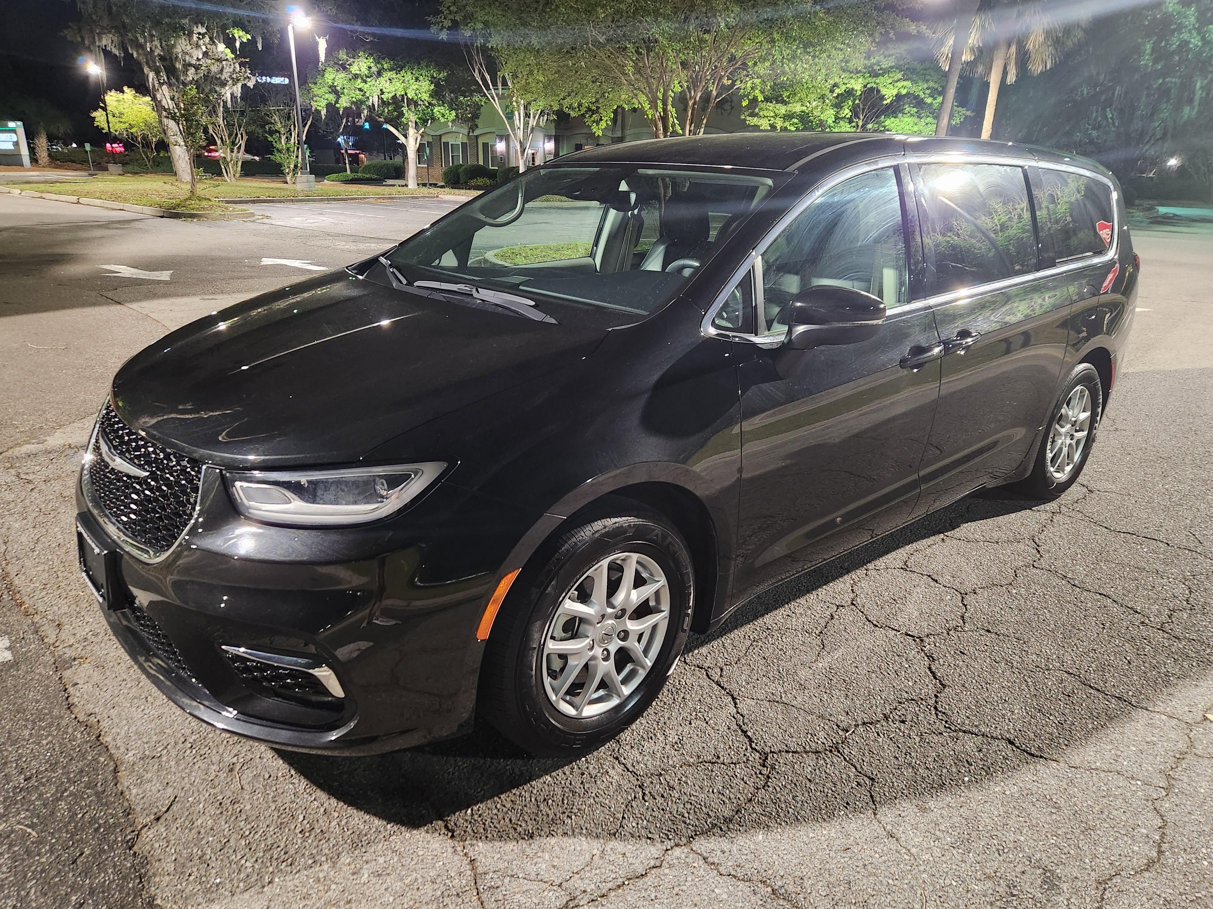 Chrysler Pacifica 2023 in North Charleston, SC