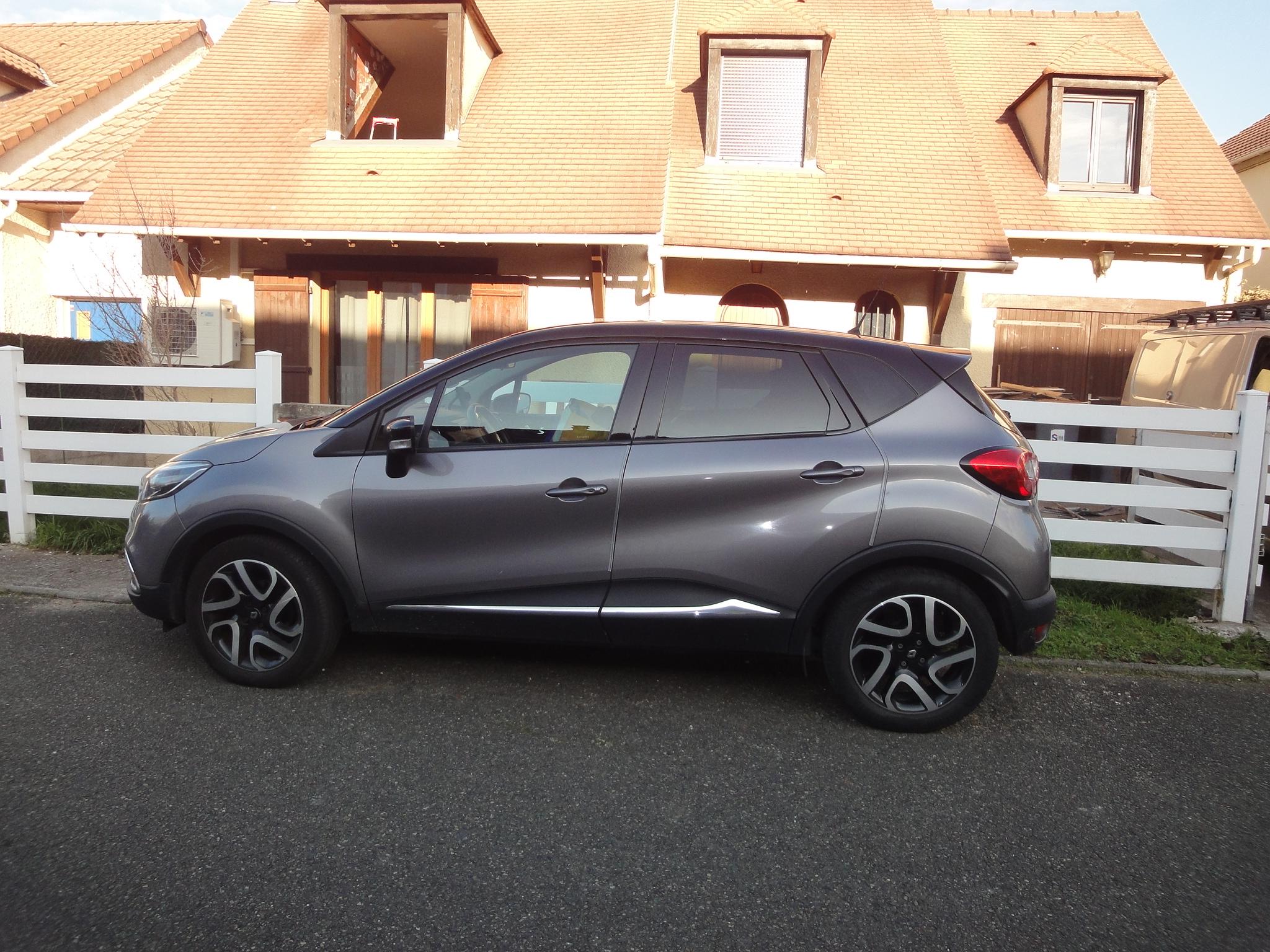Renault CAPTUR 2015 à Les Lilas