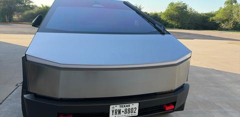 Tesla Cybertruck 2026