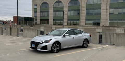 Nissan Altima 2023