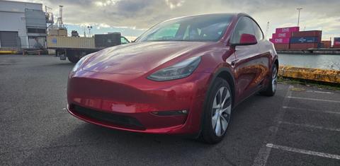 Tesla Model Y 2024