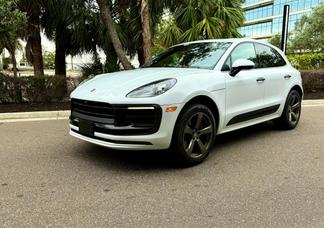 Porsche Macan car