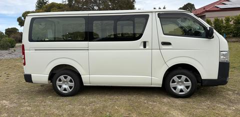 Toyota HIACE 2016
