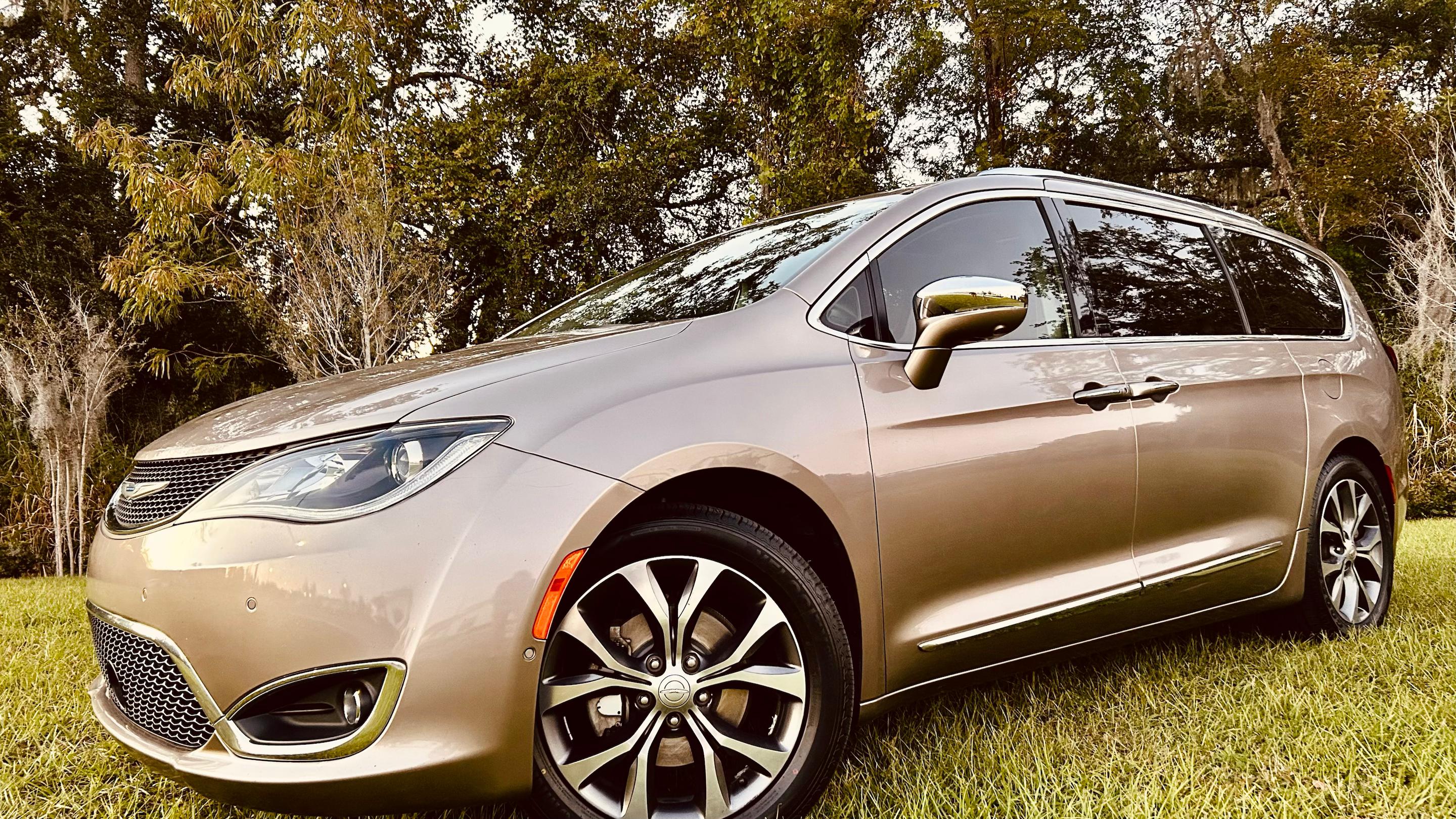 Chrysler Pacifica 2018 in 