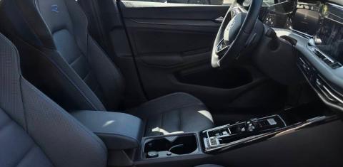 Volkswagen Golf R 2024