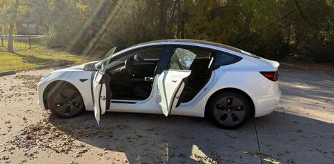 Tesla Model 3 2022